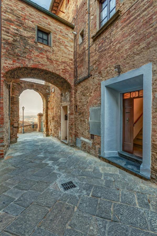 الشقق الفندقية غامباسي تيرميفي  La Rocca المظهر الخارجي الصورة